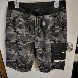 NWT CAMO XS COLLECTION MENS JOGGER SHORTS SZ L